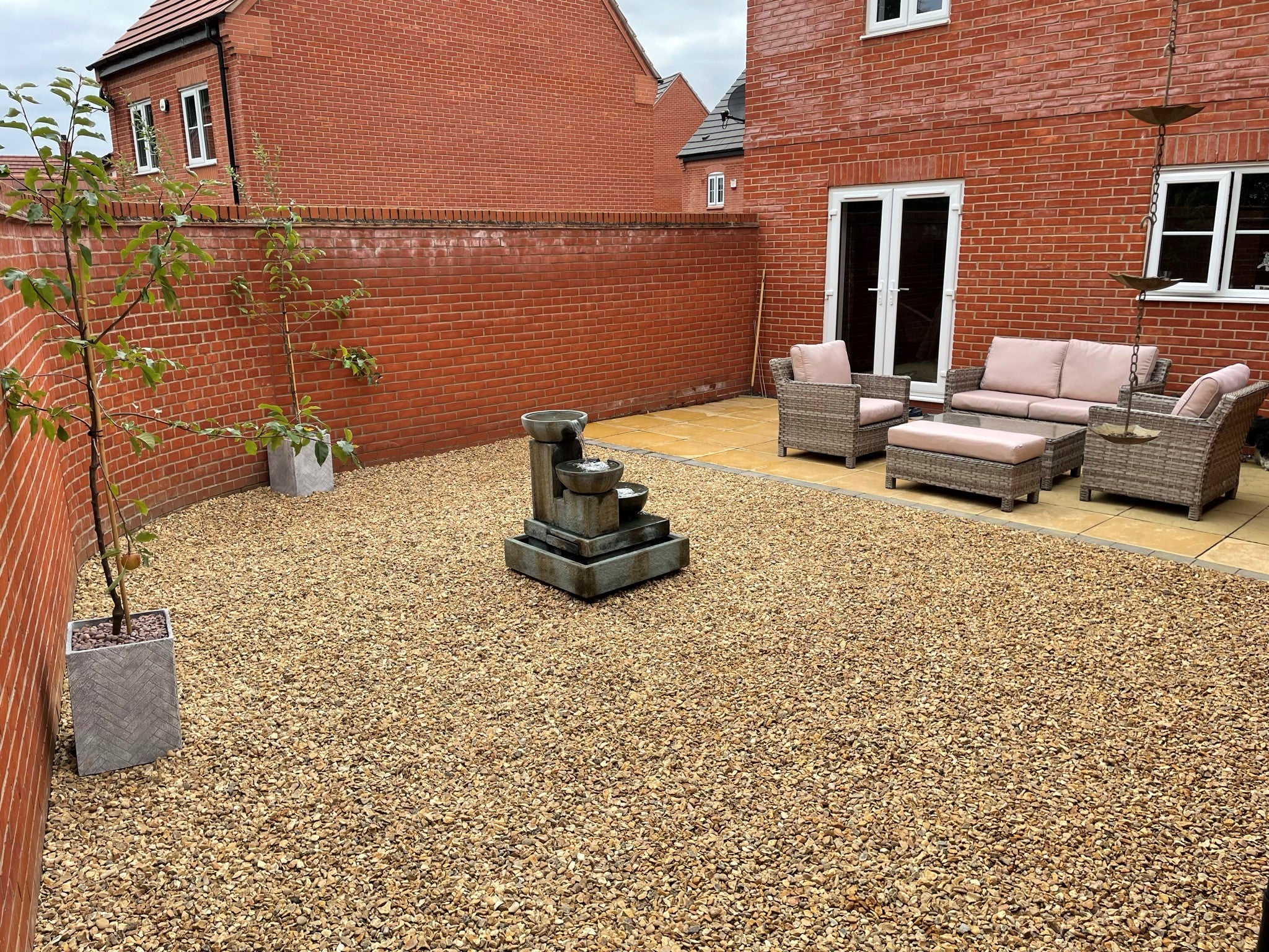 A beautiful gravel garden design