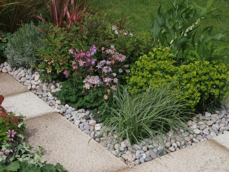 Pebble garden border