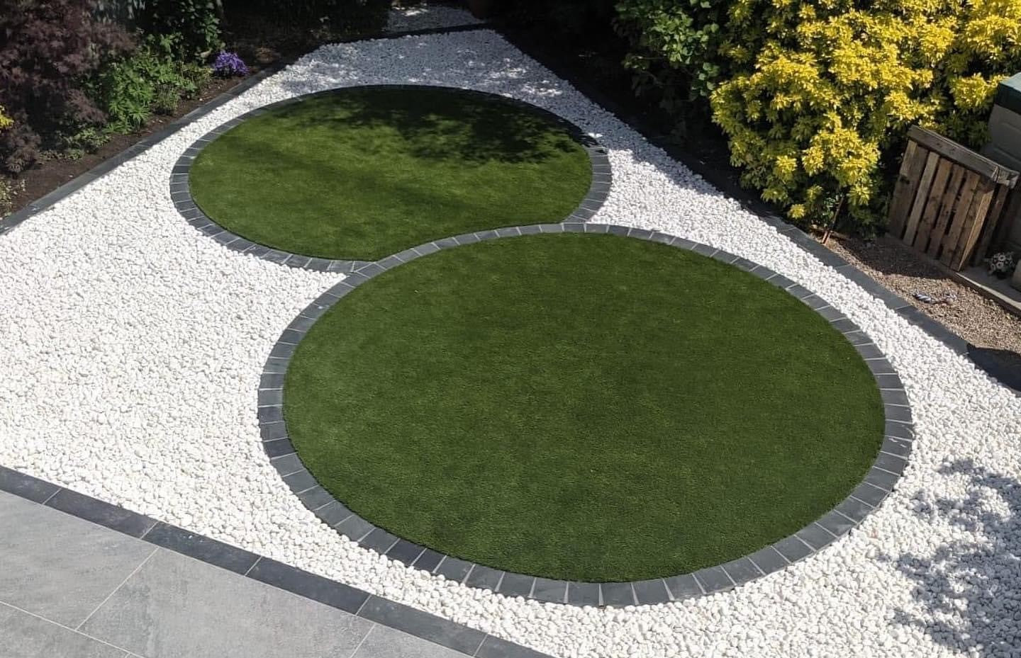 Garden design featuring white pebbles