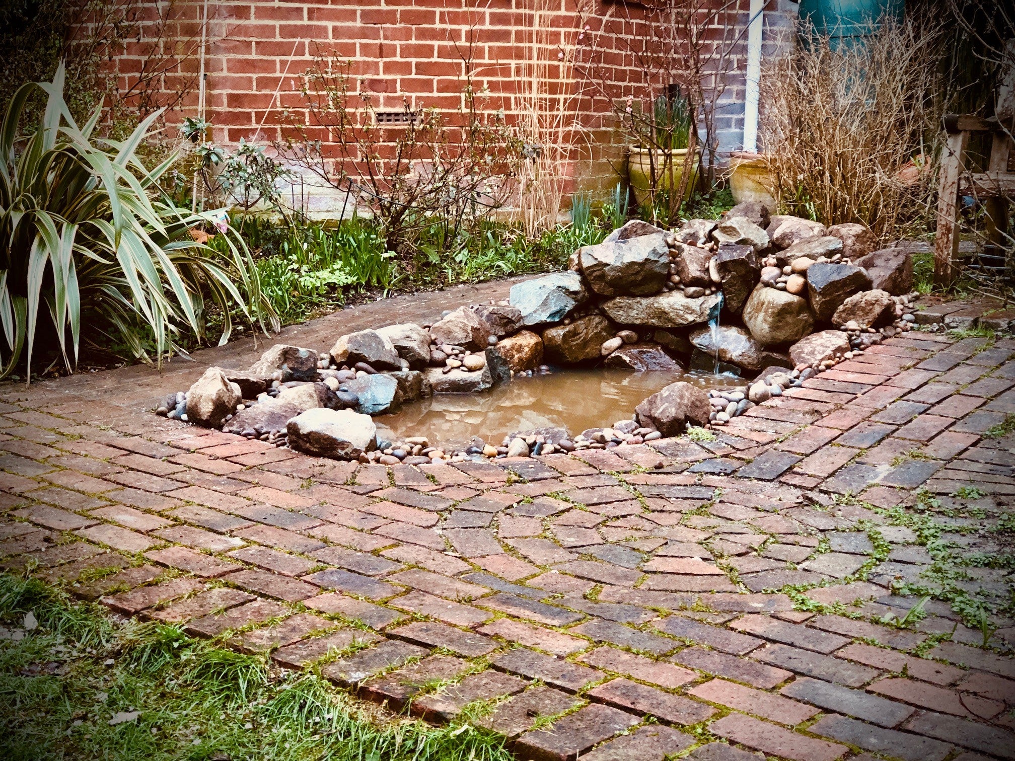 Welsh Quartz and Granite Boulders 150-400mm