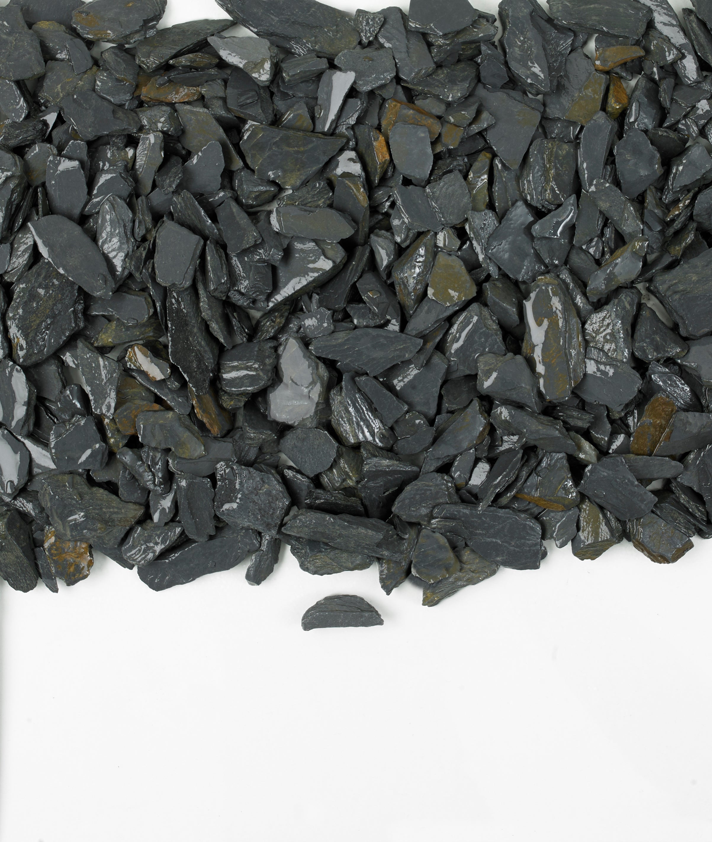 Graphite Grey Slate Chippings 20mm