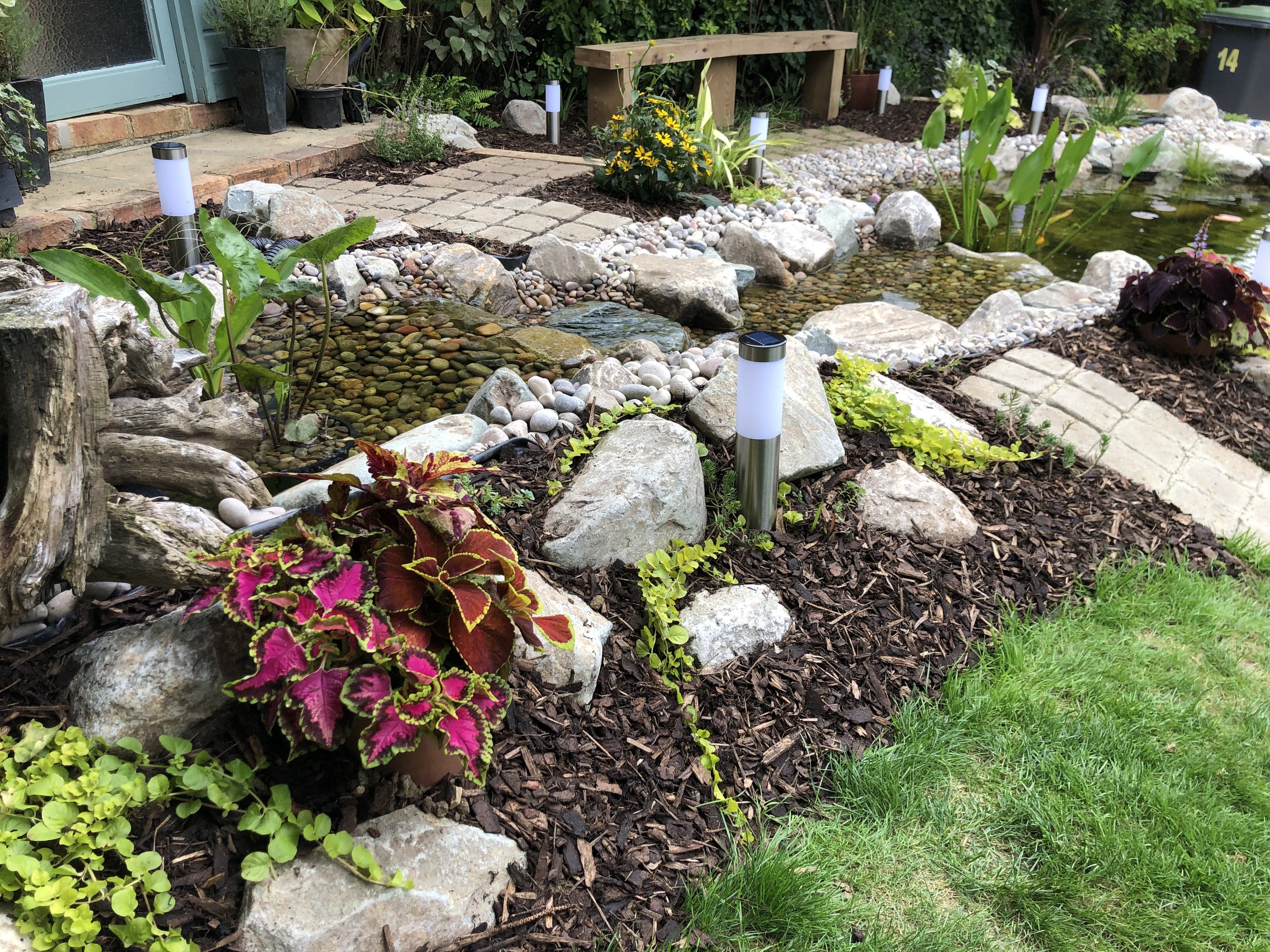 Welsh Quartz and Granite Boulders 150-400mm