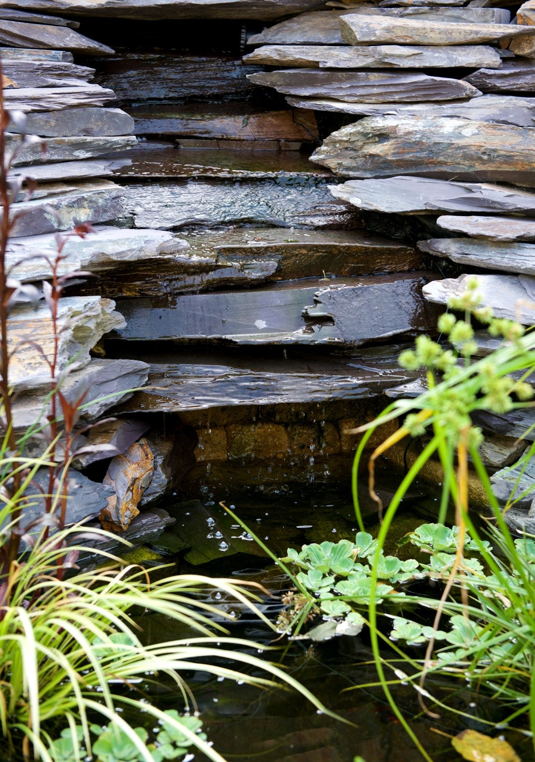 Multicoloured Rustic Slate Rockery 150-450mm