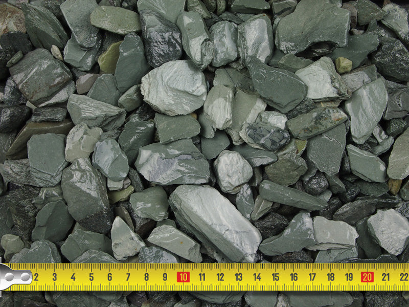 Wet green slate chippings 20mm