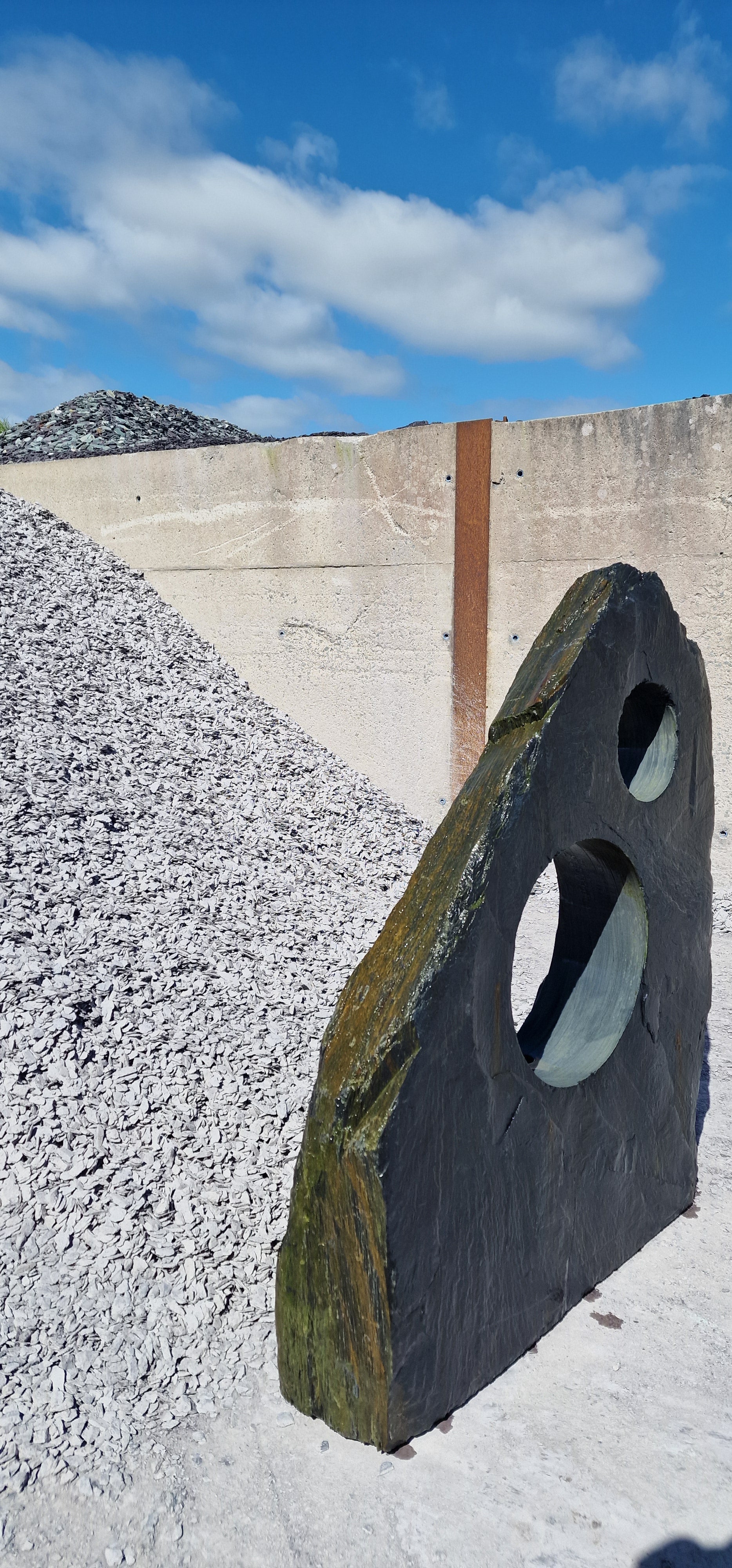 Slate Hololith 1200mm (4ft) | Drilled | HT41
