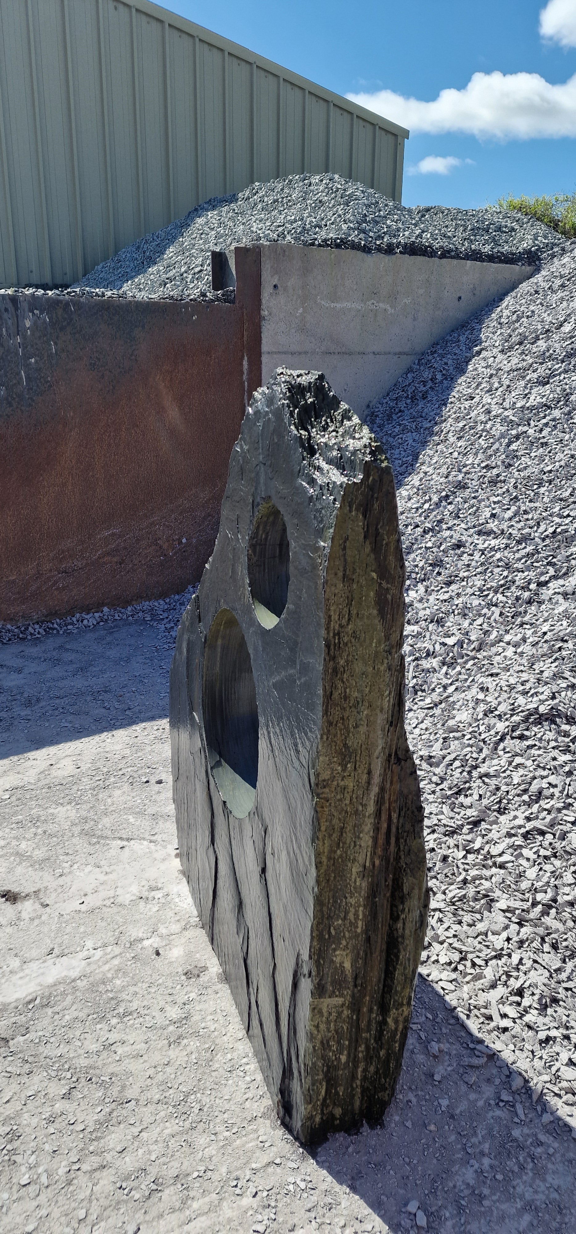 Slate Hololith 1200mm (4ft) | Drilled | HT41