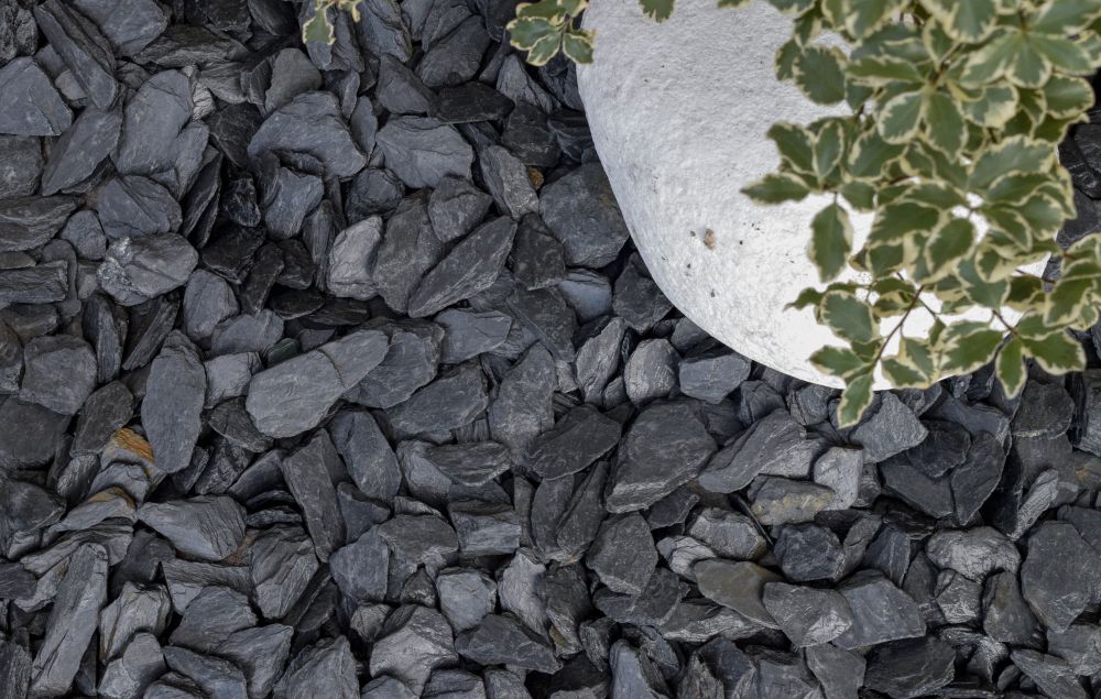 grey slate chippings 1 tonne