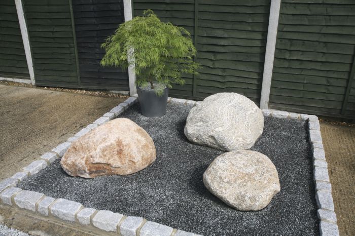 Charcoal Granite Gravel Garden Feature