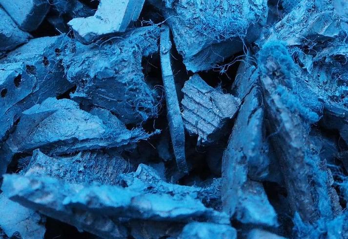 Recycled Blue Rubber Chippings